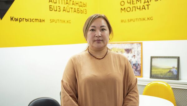 Заведующая сектором развития государственного языка КГМА Сапаргуль Наралиева - Sputnik Кыргызстан