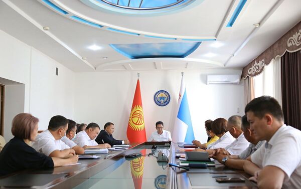 Мэр Оша Алмаз Мамбетов назначил двух своих заместителей - Sputnik Кыргызстан