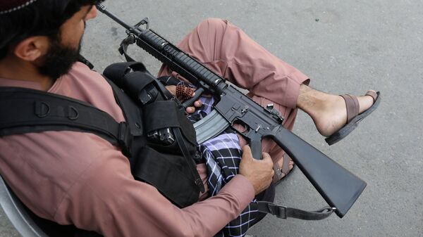 Член движения Талибан в Кабуле, Афганистан - Sputnik Кыргызстан