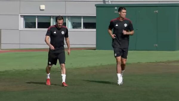 Видео с первой тренировки Роналду в Манчестер Юнайтед - Sputnik Кыргызстан
