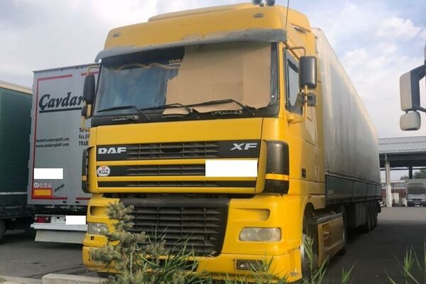 В районе рынка Дордой была проведена частичная выгрузка товаров со вскрытием пломб В районе рынка Дордой была проведена частичная выгрузка товаров со вскрытием пломб - Sputnik Кыргызстан