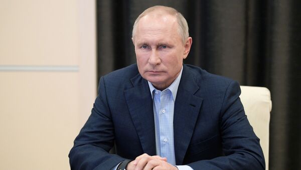Президент РФ В. Путин провел онлайн-встречу с участниками всероссийской акции МыВместе - Sputnik Кыргызстан