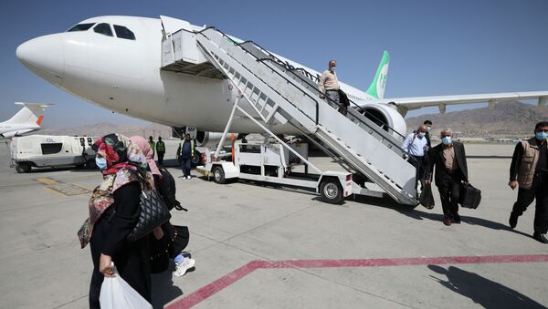 Кабул аэропортунда жеке авиакомпаниянын жүргүнчүлөрү - Sputnik Кыргызстан