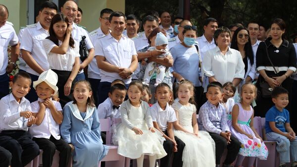 Празднование Дня государственного языка в ведомственном детском саду Наристе - Sputnik Кыргызстан