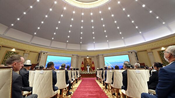 Кыргызстандыктарга мамлекеттик сыйлыктарды салтанаттуу тапшыруу аземи - Sputnik Кыргызстан