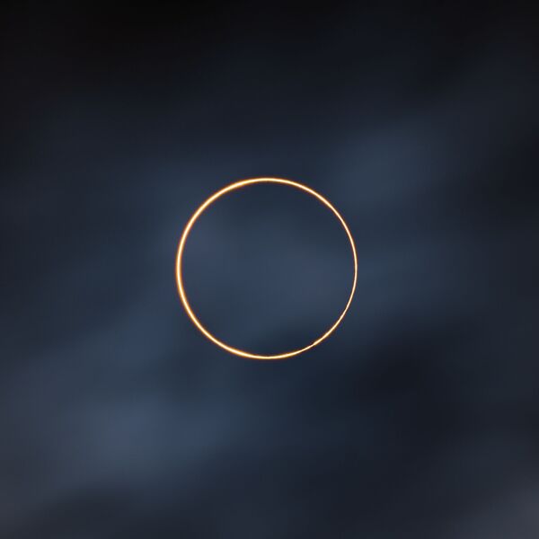 Снимок The Golden Ring китайского фотографа Shuchang Dong, занявший первое место в категории Our Sun и ставший победителем конкурса Royal Observatory’s Astronomy Photographer of the Year 13 - Sputnik Кыргызстан