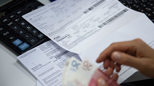 Счета за коммунальные услуги в Бишкеке. Архивное фото - Sputnik Кыргызстан