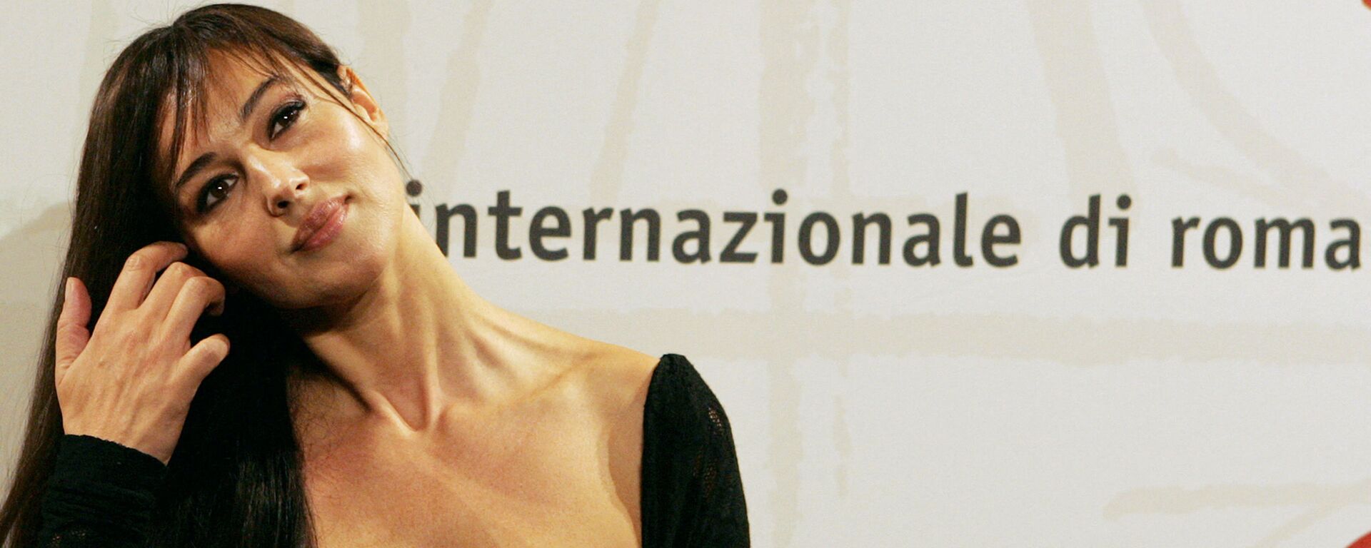 Итальянская актриса Моника Беллуччи. Архивное фото - Sputnik Кыргызстан, 1920, 30.09.2021
