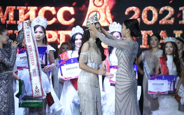 Ага чейин Mini Miss Fashion — 2010 жана Miss Fashion — 2014 сынактарында жеңишке жеткен. - Sputnik Кыргызстан