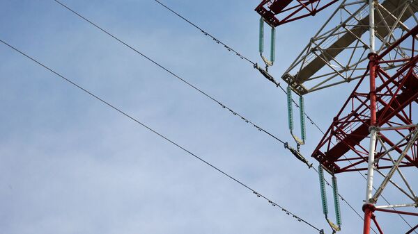 Опоры высоковольтного электричества. Архивное фото - Sputnik Кыргызстан