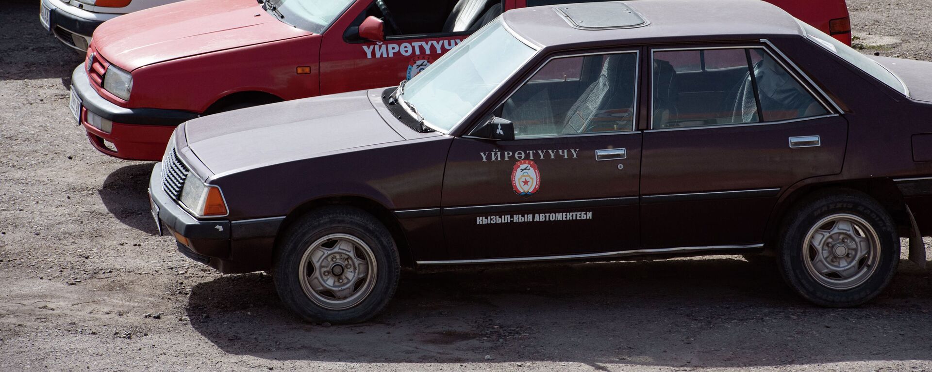 Автомобили для обучения вождению в одном из автошкол Кыз-ыл-Кии. Архивное фото - Sputnik Кыргызстан, 1920, 01.01.2022