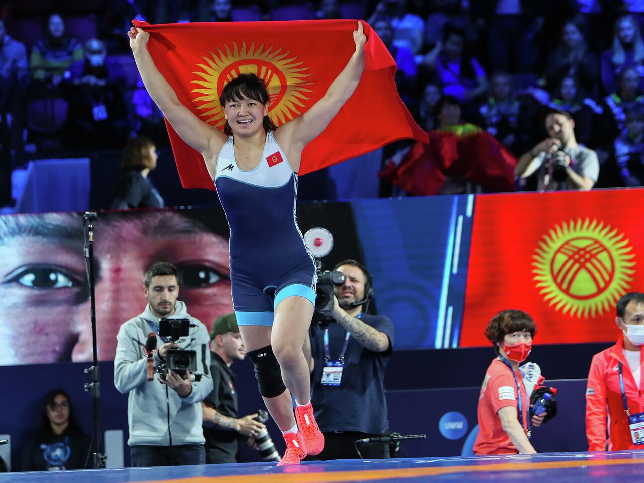 Яркая победа Мээрим Жуманазаровой и другие видео — подборка - 05.12.2021,  Sputnik Кыргызстан