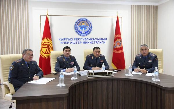 Ниязбеков отметил, что первостепенное значение имеют стабильность нашей страны, безопасная жизнь каждого гражданина и уверенность в завтрашнем дне. - Sputnik Кыргызстан