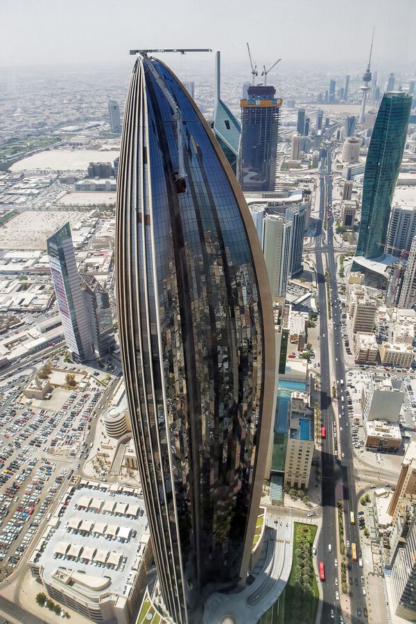 Штаб-квартира Национального банка Кувейта. Высота здания — 300 метров, общая площадь помещений — 127 тысяч квадратных метров. - Sputnik Кыргызстан