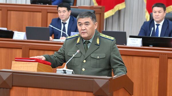 Глава ГКНБ, заместитель председателя кабмина Камчыбек Ташиев во время принесения присяги - Sputnik Кыргызстан