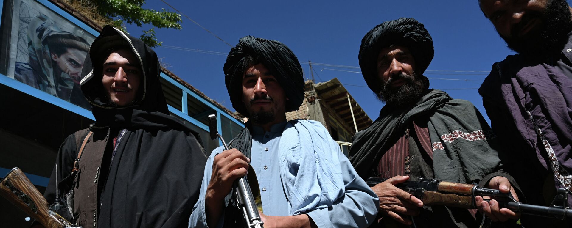 Боевики Талибана на рыночной площади в районе Хендж, провинция Панджшер (Афганистан). Архивное фото - Sputnik Кыргызстан, 1920, 21.07.2022