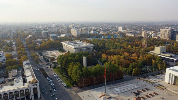 Здание Жогорку Кенеша и парк Панфилова в Бишкеке. Архивное фото - Sputnik Кыргызстан