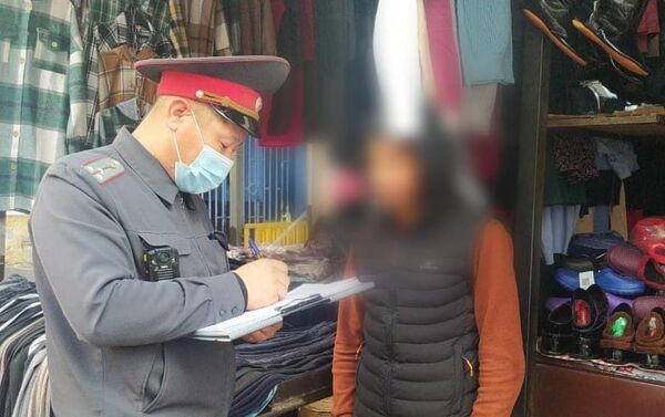 Милиция в Бишкеке проводит профилактическое мероприятие Антирэкет среди несовершеннолетних - Sputnik Кыргызстан