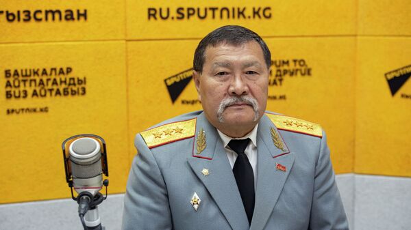 Руководитель совета ветеранов Боевое братство генерал-полковник Абдыгул Чотбаев - Sputnik Кыргызстан
