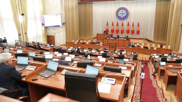 Депутаты Жогорку Кенеша на заседании. Архивное фото - Sputnik Кыргызстан