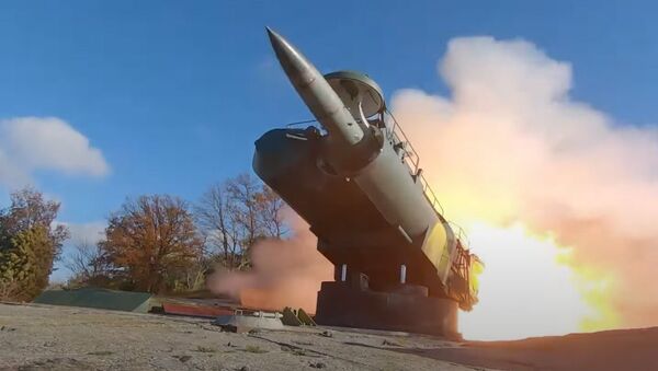 Деңиз менен жерди титиретип, булкуна көккө атылган ракеталар. Видео - Sputnik Кыргызстан