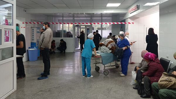 Пассажиры автобуса попавшие в ДТП в больнице - Sputnik Кыргызстан