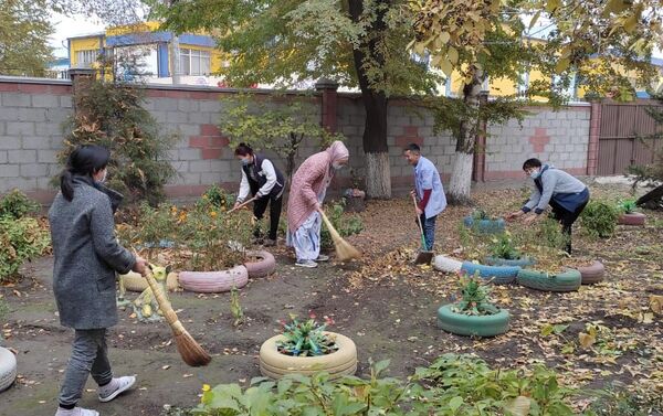 В Ленинском районе на уборку вышли свыше 2 тысяч человек - Sputnik Кыргызстан