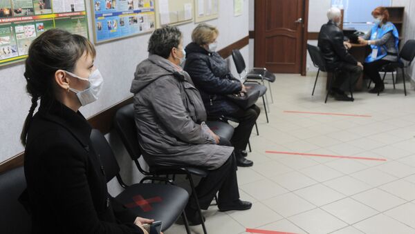 Люди во время переписи населения. Архивное фото - Sputnik Кыргызстан