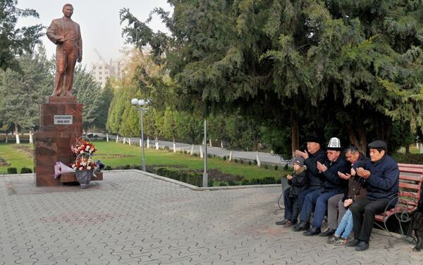 Ош шаарында Тарых жана ата-бабаларды эскерүү күнүнө карата бир катар иш-чаралар өттү - Sputnik Кыргызстан