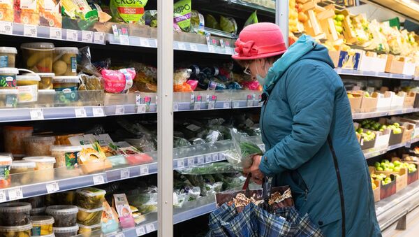 Женщина в супермаркете. Архивное фото - Sputnik Кыргызстан