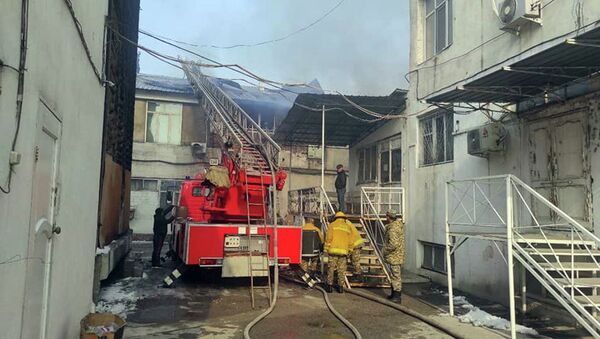 Пожар на заводе Ак Тилек  в Бишкеке - Sputnik Кыргызстан