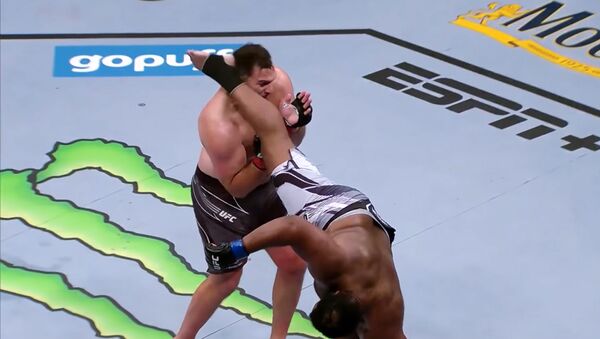 Этот турнир UFC назвали самым зрелищным за год — видео лучших моментов - Sputnik Кыргызстан