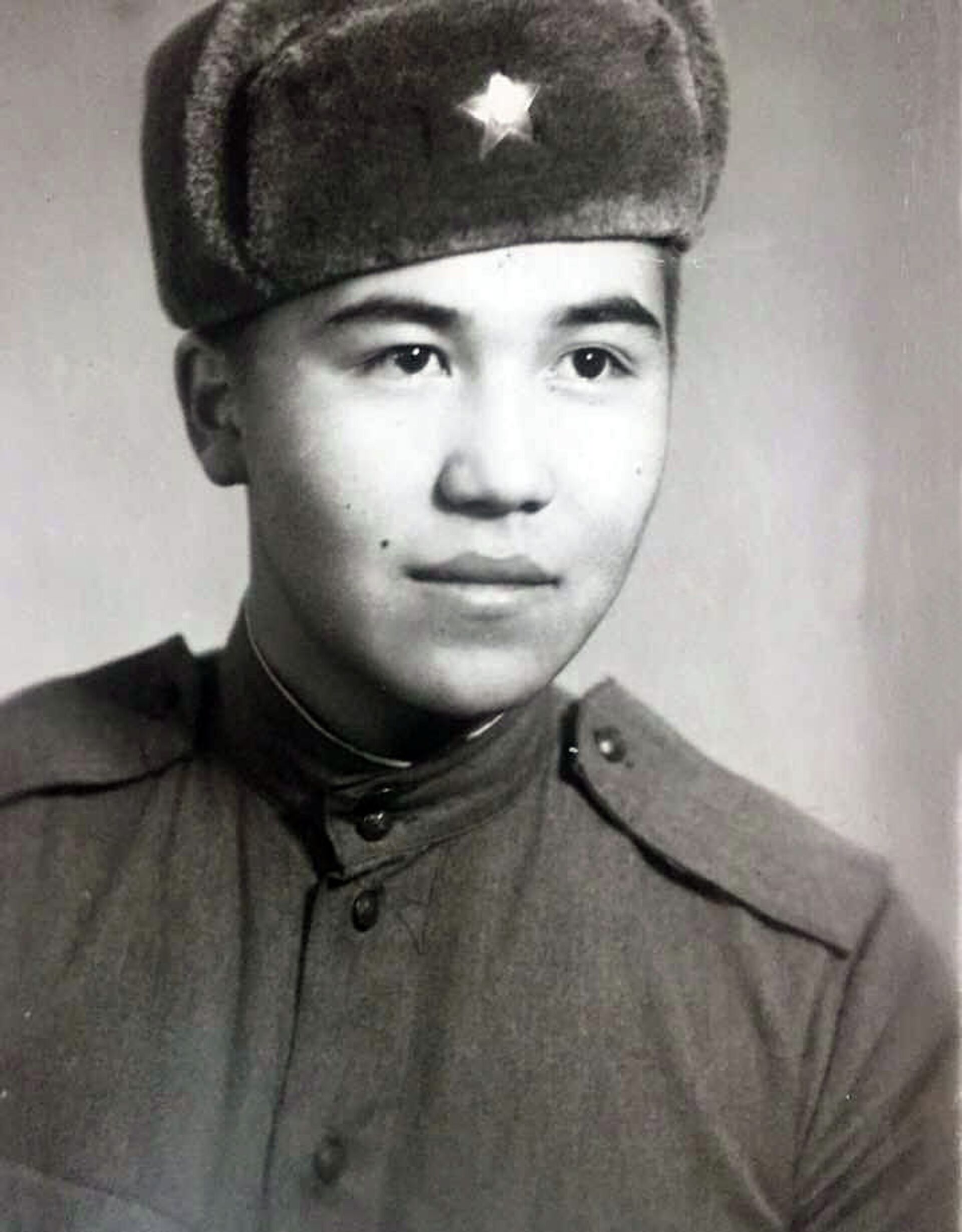 Бывший министр внутренних дел и экс-депутат ЖК Болот Шер - Sputnik Кыргызстан, 1920, 14.12.2021