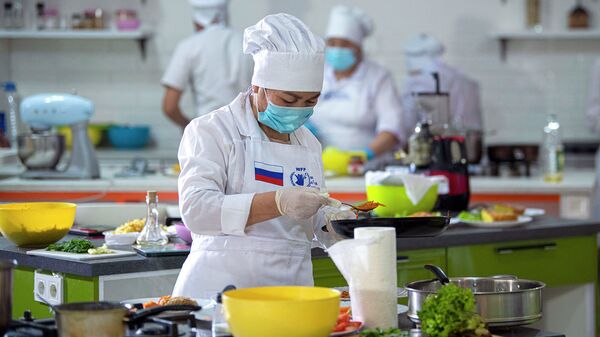 Финал битвы школьных поваров прошел в Бишкеке — видео - Sputnik Кыргызстан