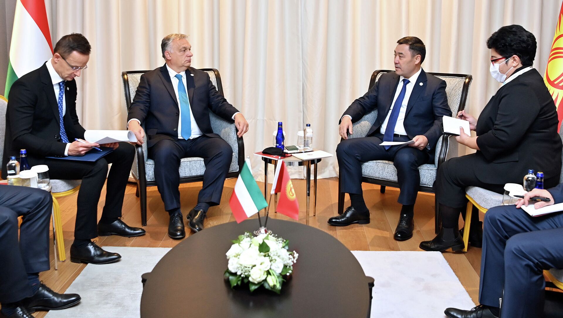 Встреча президента Садыра Жапарова с премьер-министром Венгрии Виктором Орбаном - Sputnik Кыргызстан, 1920, 12.11.2021