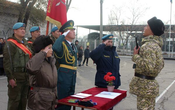 Сегодня, 13 ноября, молодое пополнение войсковой части 10128 Пантера Национальной гвардии были приведены к военной присяге. - Sputnik Кыргызстан