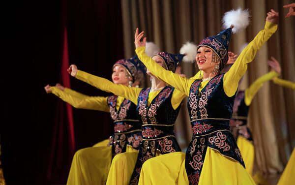 Музыкальный фестиваль детских творческих коллективов Карусель в Бишкеке - Sputnik Кыргызстан