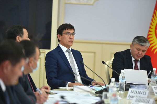 В ходе заседания были рассмотрены и утверждены положения министерств и административных ведомств, приведены в соответствие схемы управления - Sputnik Кыргызстан