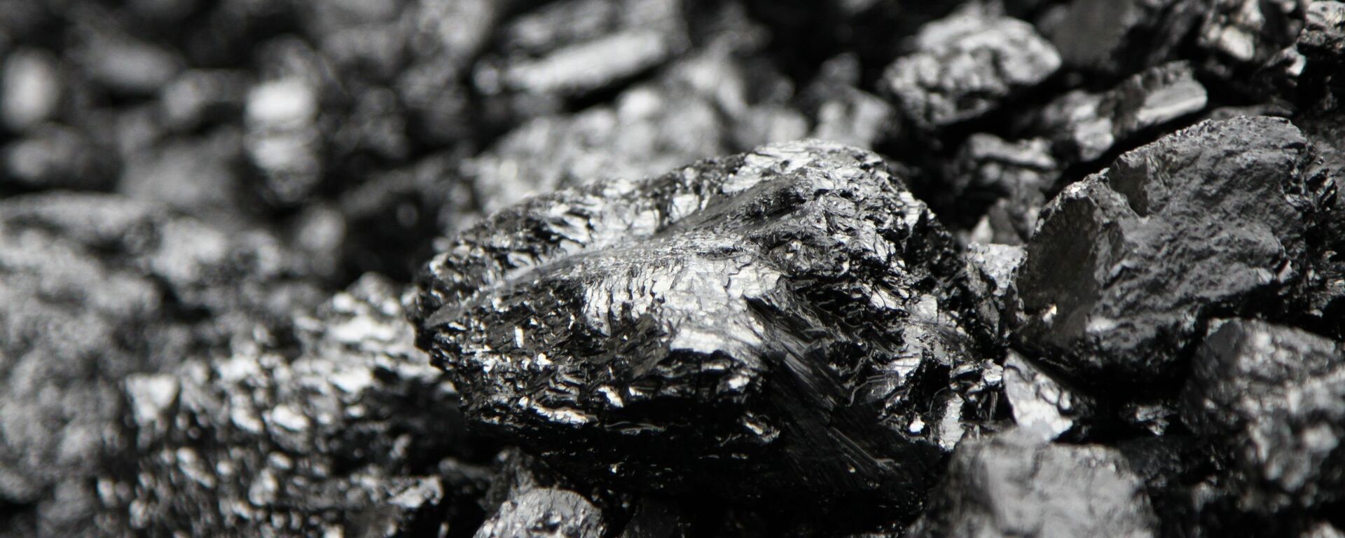 Уголь. Архивное фото - Sputnik Кыргызстан, 1920, 15.10.2025