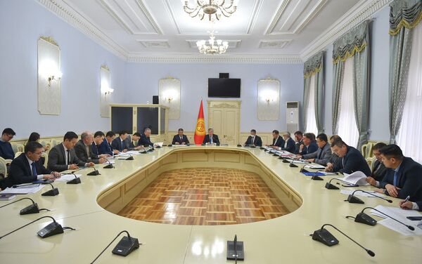 Первый заместитель главы кабмина Арзыбек Кожошев рассказал о принципах, на которых строится работа властей Кыргызстана - Sputnik Кыргызстан