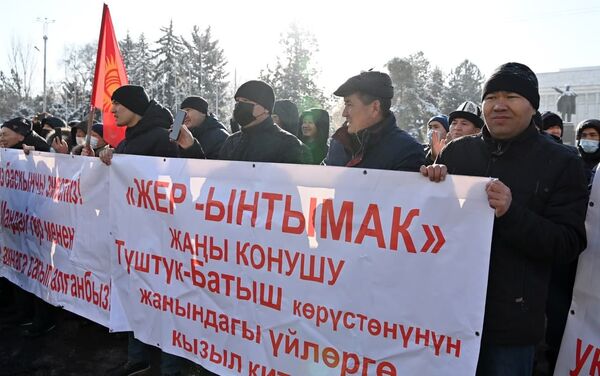 Отныне не будет самозахватов участков, виновных будут наказывать, пообещал президент Садыр Жапаров - Sputnik Кыргызстан