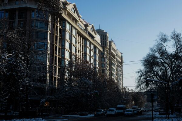 Морозное утро для неподготовленных автовладельцев стало неприятным сюрпризом - Sputnik Кыргызстан
