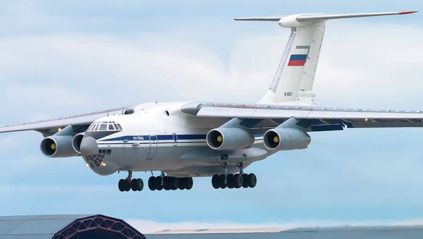 Самолет Ил-76 вылетает с аэродрома. Архивное фото - Sputnik Кыргызстан