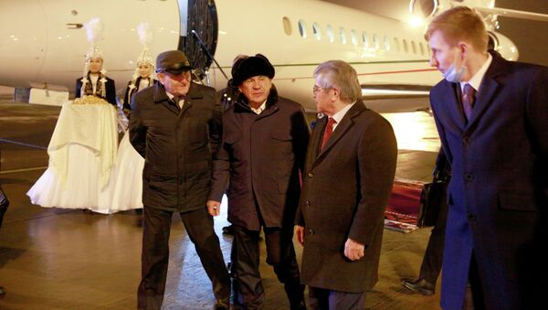Прибытие президента Татарстана Рустама Минниханова в Бишкек - Sputnik Кыргызстан