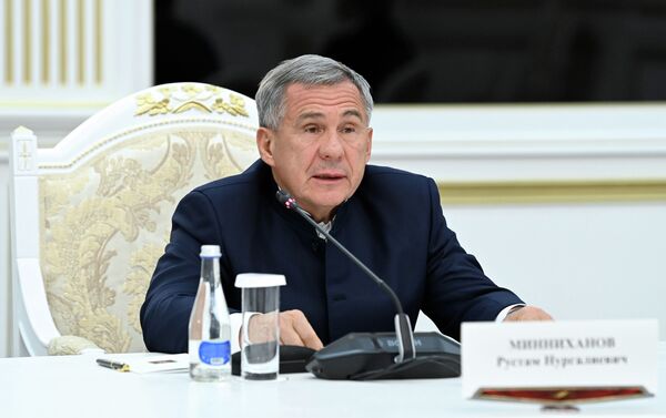 Стороны обсудили вопросы активизации кыргызско-татарского сотрудничества во всех сферах, представляющих взаимный интерес - Sputnik Кыргызстан