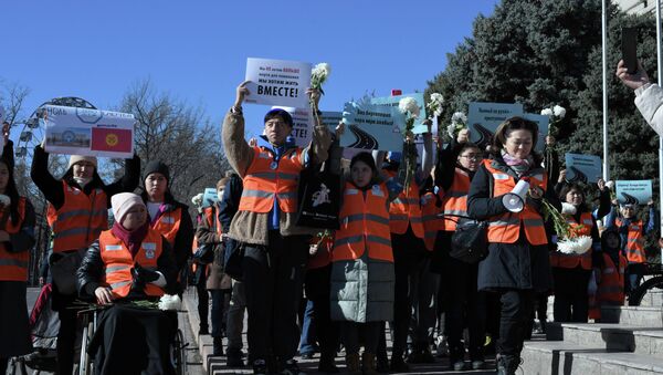  Марш в память о погибших в ДТП граждан КР в Бишкеке - Sputnik Кыргызстан