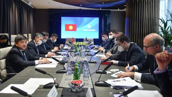 Встреча председателя кабмина Акылбека Жапарова с первыми вице-президентами, членами правления АО Газпромбанк - Sputnik Кыргызстан