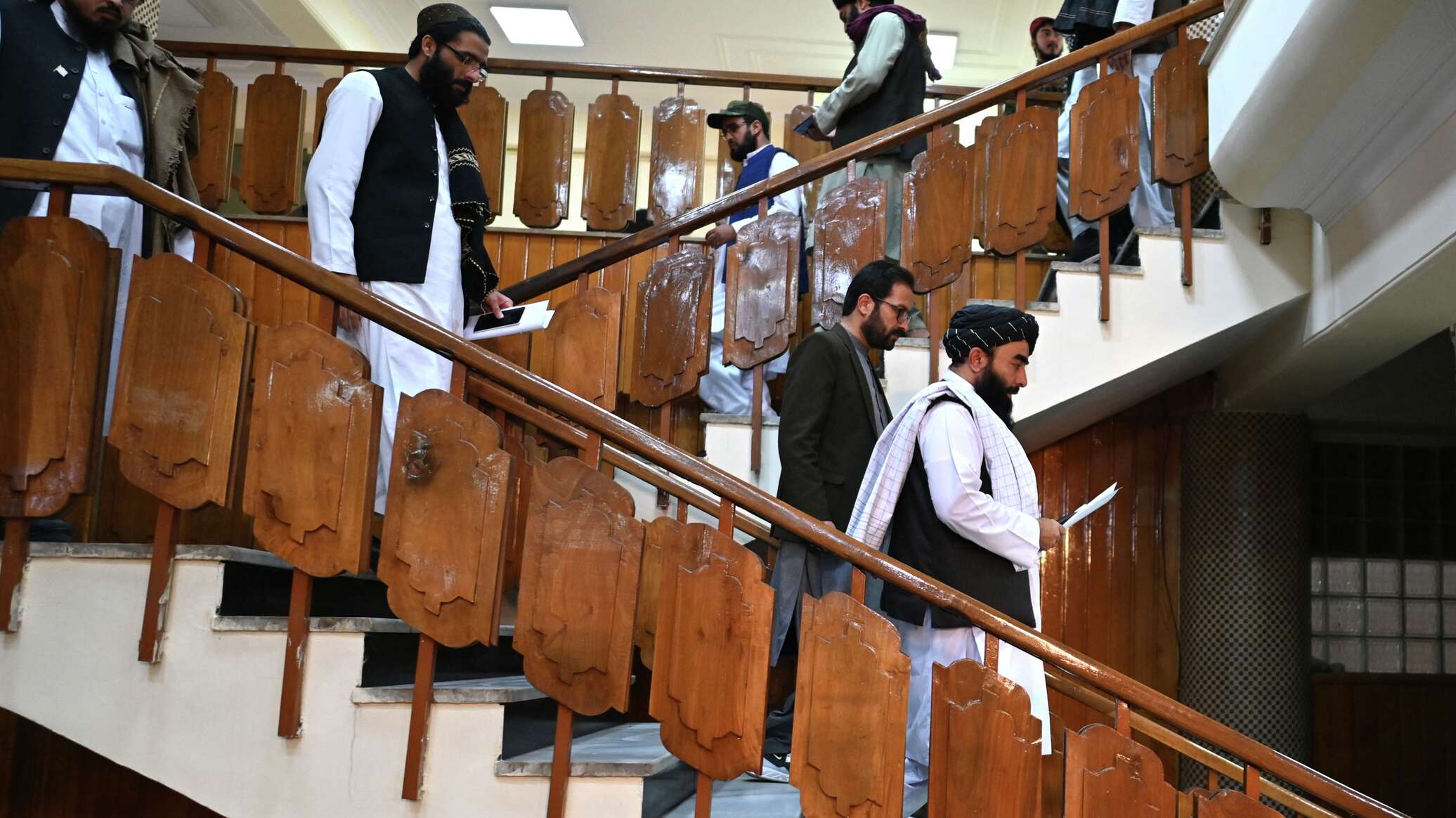 Повешенный наджибулла. Талибан фото. Талибан символ. Талибан символ. Талибан фото.