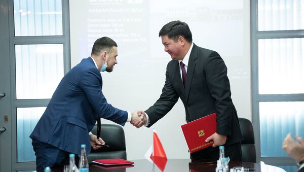Подписание контракта по военно-техническому сотрудничеству между КР и РФ в корпорации Дастан - Sputnik Кыргызстан