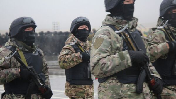Военнослужащие МВД на учениях. Архивное фото - Sputnik Кыргызстан